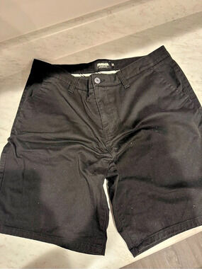 RSQ Men's Black Flat Front Shorts Waist 34
